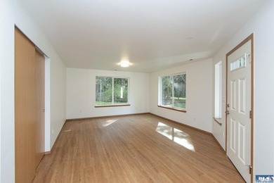 Tucked away privacy with surrounding trees (including fruit - photo 7