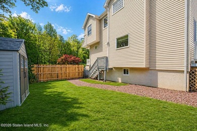 PERFECT SPACE FOR MULTI-GENERATIONAL LIVING! This beautiful home - photo 4