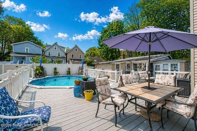 PERFECT SPACE FOR MULTI-GENERATIONAL LIVING! This beautiful home - photo 6