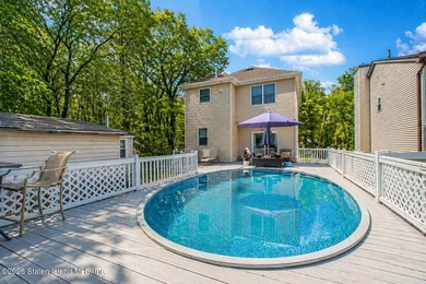 PERFECT SPACE FOR MULTI-GENERATIONAL LIVING! This beautiful home - photo 7