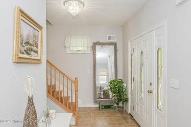 PERFECT SPACE FOR MULTI-GENERATIONAL LIVING! This beautiful home - photo 8