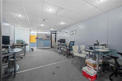 Discover this high-yield, well-located mixed-use property - photo 4