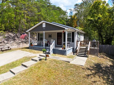 Kentucky River Home Sale Pending in Irvine Kentucky