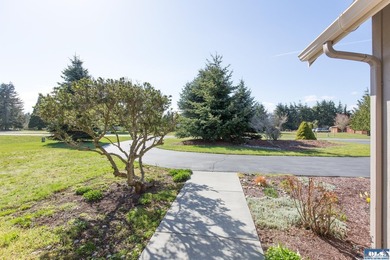 Beautifully appointed and thoughtfully upgraded, this Northwest - photo 3