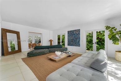 Newly renovated 1920s compound in Miami Beach's prestigious La - photo 11
