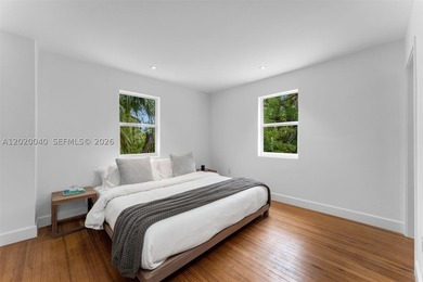 Newly renovated 1920s compound in Miami Beach's prestigious La - photo 19