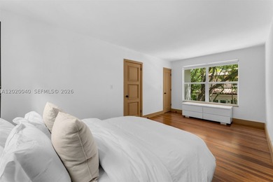 Newly renovated 1920s compound in Miami Beach's prestigious La - photo 28