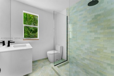 Newly renovated 1920s compound in Miami Beach's prestigious La - photo 31