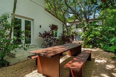 Newly renovated 1920s compound in Miami Beach's prestigious La - photo 34