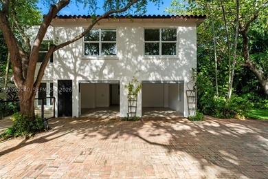 Newly renovated 1920s compound in Miami Beach's prestigious La - photo 35