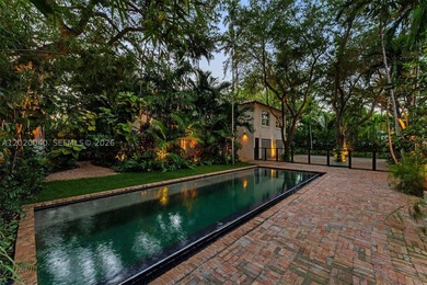 Newly renovated 1920s compound in Miami Beach's prestigious La - photo 39