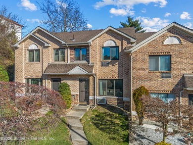 Beautiful and spacious 3 bedroom house in the private Hills - photo 1