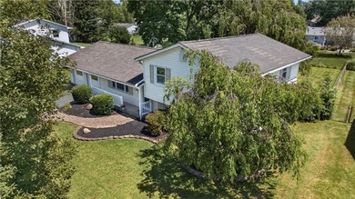 Welcome to this spacious 1672 sq. ft. split level home in a - photo 4
