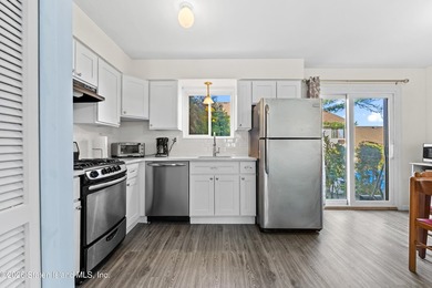 Beautiful and spacious 3 bedroom house in the private Hills - photo 4