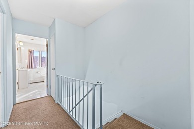 Beautiful and spacious 3 bedroom house in the private Hills - photo 8
