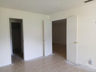 Located in a nicely maintained neighborhood. This condo - photo 11