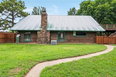 Beautiful 3-bedroom, 2-bath log home offering 1,860 square feet - photo 27