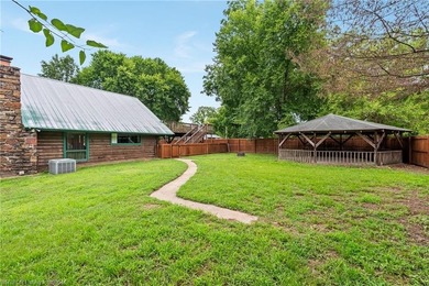 Beautiful 3-bedroom, 2-bath log home offering 1,860 square feet - photo 29