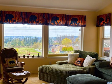 Single living home with water view on a quiet cu-de-sac in the - photo 7