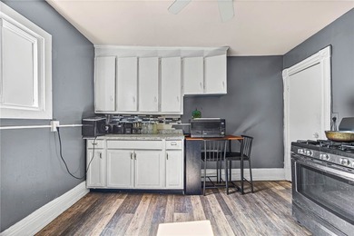 Investor Alert! Don't miss this fantastic duplex opportunity - photo 8