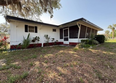 Lake Home For Sale in Leesburg, Florida