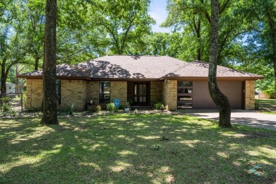WATERVIEW 3-2-2 home on .70 an acre in exclusive Brentwood - Lake Home For Sale in Trinidad, Texas