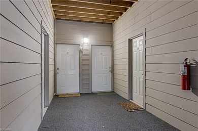 PRIME-MAIN-LEVEL Condo living near EVERYTHING! NO STAIRS-NO