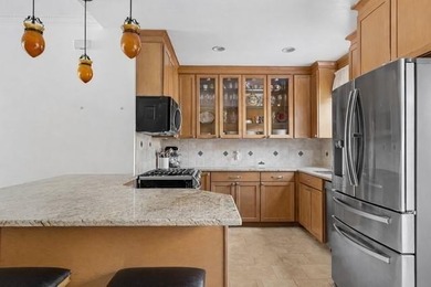 BEAUTIFULLY RENOVATED & METICULOUSLY WELL-MAINTAINED - photo 4
