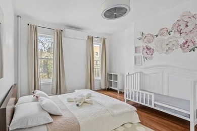 BEAUTIFULLY RENOVATED & METICULOUSLY WELL-MAINTAINED - photo 9