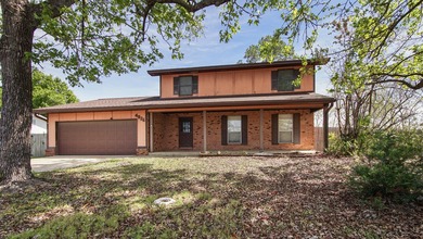Spacious two-story home located in the established Venetian - photo 4