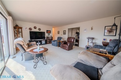 WATERFONT HOME WITH OVERSIZED GARAGE This charming 3 bedroom - photo 8