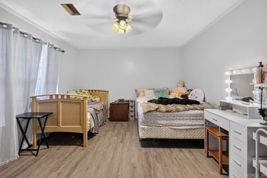 Enjoy country living with room to spread out on approximately 4 - photo 29