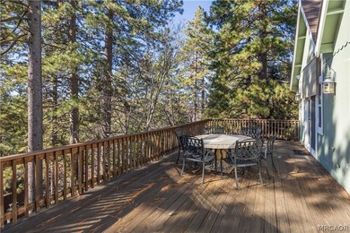Beautifully maintained and thoughtfully designed, this spacious - photo 2