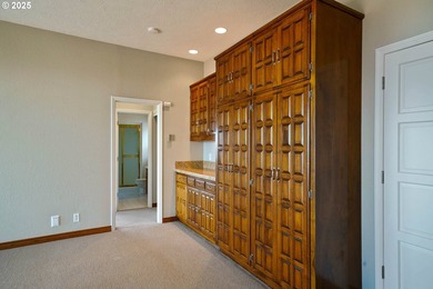 Chinook Estates, built in 1978, HOA $375 per year. 5.82 acres - photo 32