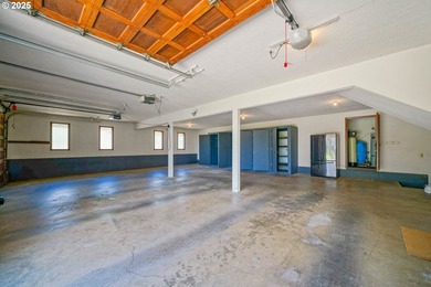 Chinook Estates, built in 1978, HOA $375 per year. 5.82 acres - photo 33