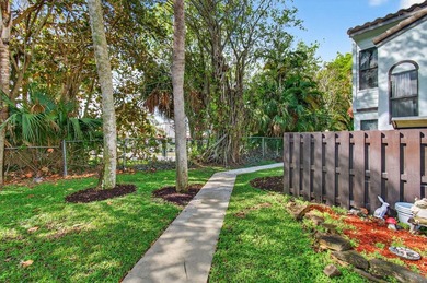 Tucked into the walkable Pineapple Walk community, this 3-bed - photo 4