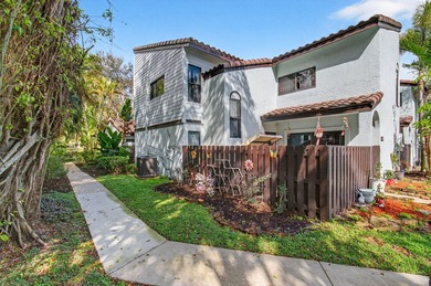 Tucked into the walkable Pineapple Walk community, this 3-bed - photo 5