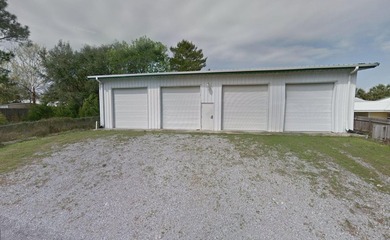 No commercial/retail usage. Residential housing or Personal - photo 4