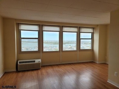 Fabuous studio unit on 12th floor. Perfect for a quick weekend - photo 9