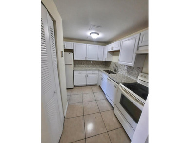 FOR SALE-Spacious 2 bedroom 2 bath second floor CORNER UNIT with - photo 2