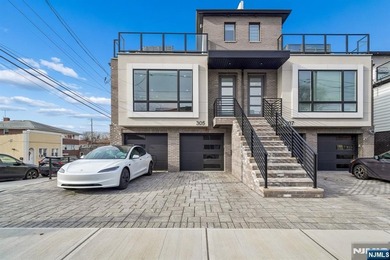 Hudson River Home For Sale in Fairview New Jersey