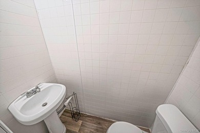 Bright, airy, and move in ready. This 3 bedroom, 1.5 bath - photo 10