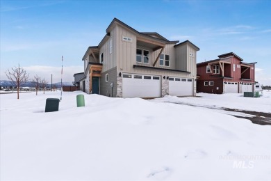 Lake Townhome/Townhouse For Sale in Cascade, Idaho
