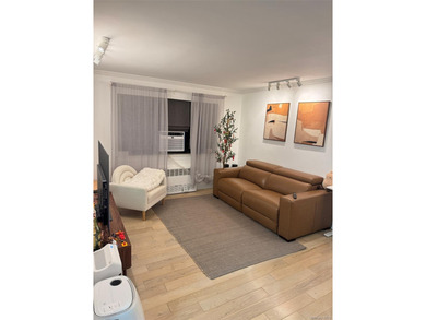 Located in a beautiful and well-maintained co-op building in the