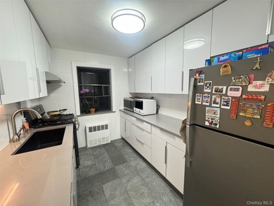 Located in a beautiful and well-maintained co-op building in the