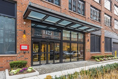 Residence 6C at 1425 Hudson is the kind of uptown waterfront