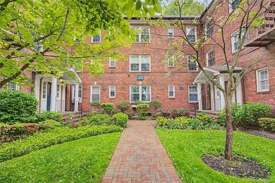 Welcome to this beautiful one-bedroom co-op located in the - photo 1