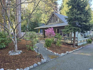 Beautifully Updated 3-Bedroom home sitting on a perfectly - photo 1
