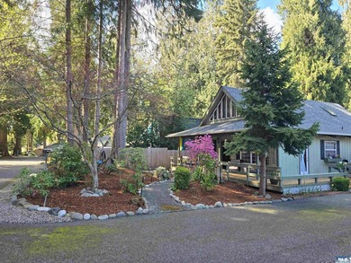 Beautifully Updated 3-Bedroom home sitting on a perfectly - photo 5