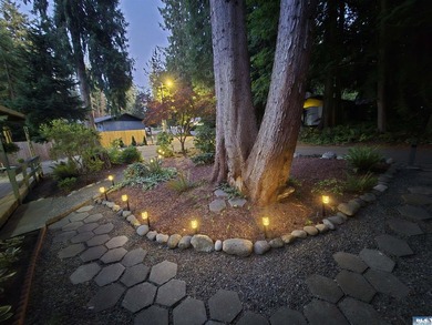 Beautifully Updated 3-Bedroom home sitting on a perfectly - photo 7